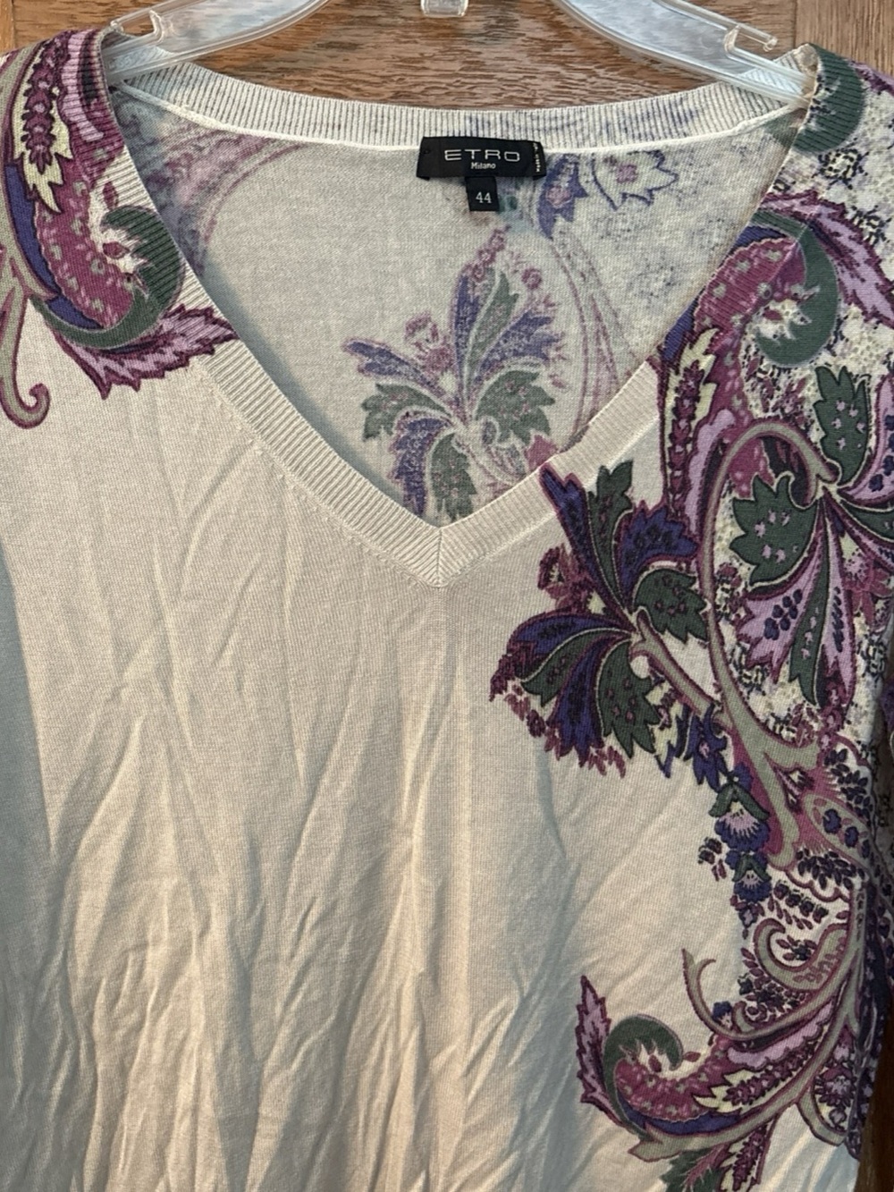 Etro Paisley V-Neck Top in Cream & Purple Size 44(6) Cashmere and Silk
Made in I